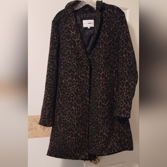 Coat - Picture 1 of 2